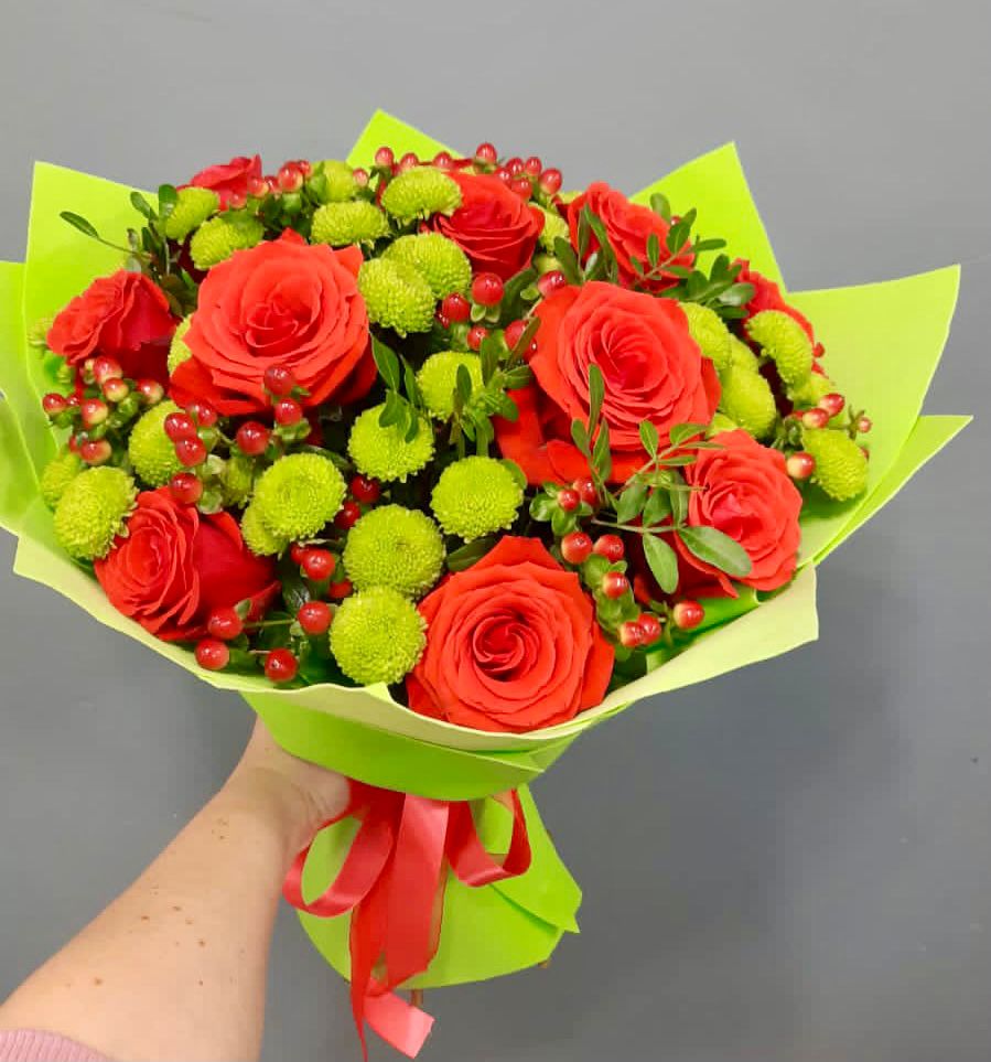 Букет цветов из: Хризантемы и Розы в Шайковке