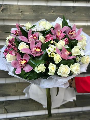Букет цветов из: Розы и Хризантемы в Шайковке