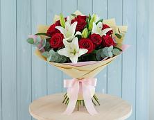 Букет цветов из:  Лилии и Розы в Шайковке