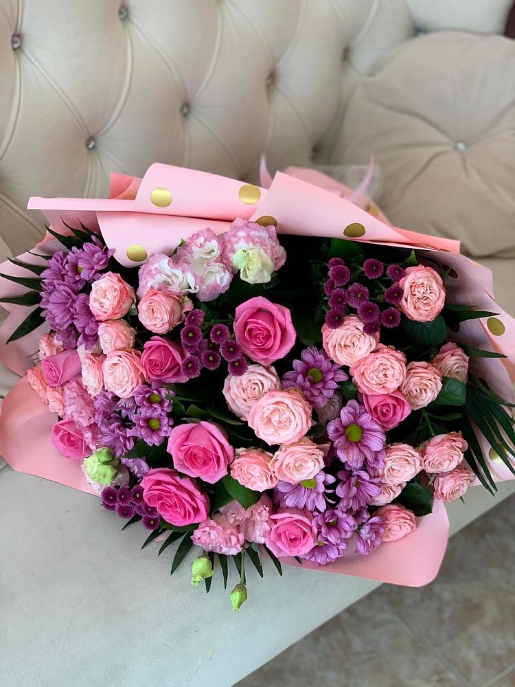 Букет цветов из: Хризантемы, Розы и Лизиантусы в Шайковке