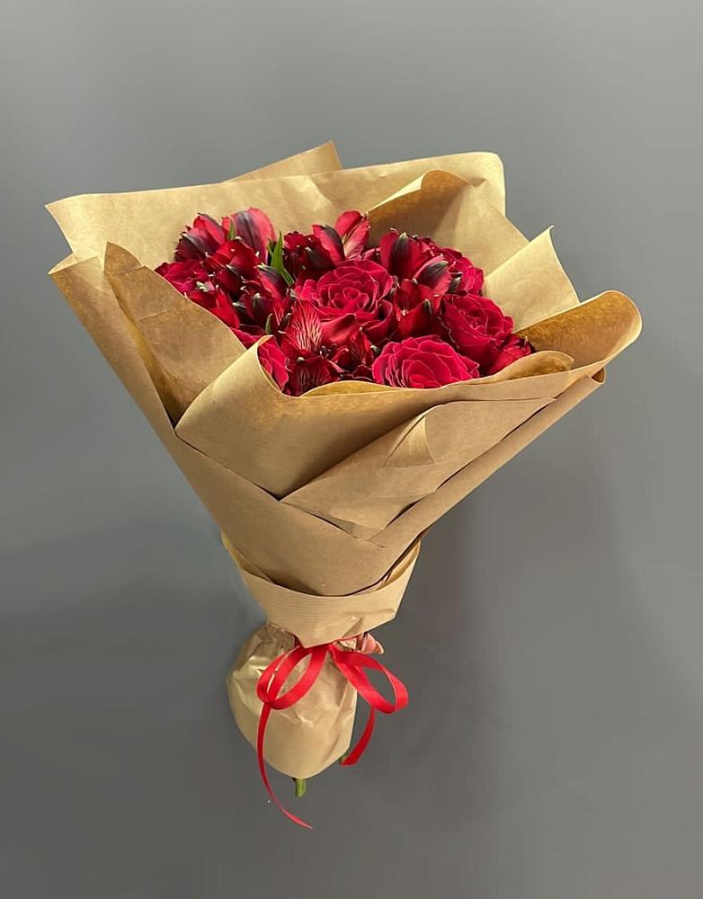 Букет цветов из: Альстромерии и Розы в Шайковке