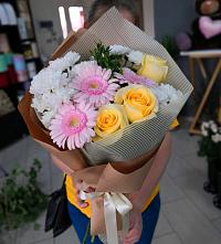 Букет цветов из:  Герберы, Розы и Хризантемы в Шайковке
