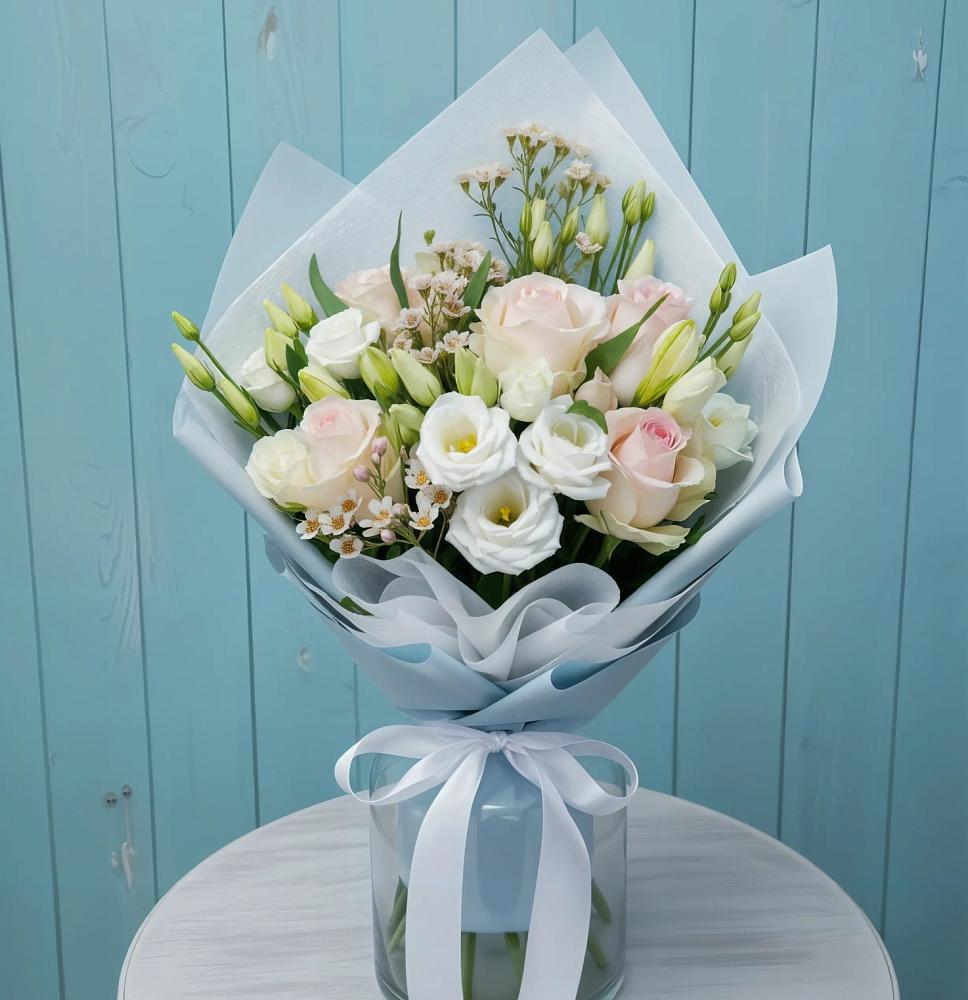 Букет цветов из: Розы и Лизиантусы в Шайковке