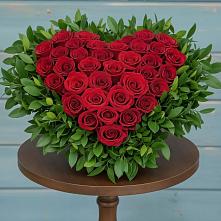 Цветочная композиция из Розы в виде сердца в Шайковке