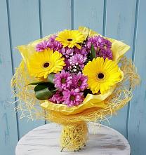 Букет цветов из:  Хризантемы и Герберы в Шайковке