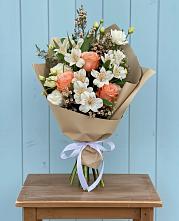 Букет цветов из:  Альстромерии, Лизиантусы, Розы и Хризантемы #REPLACE_PRED# Шайковке