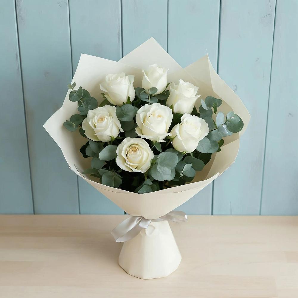 Букет Белые розы в Эвкалипте в Шайковке