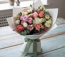 Букет цветов из:  Розы, Лизиантусы и Гвоздики в Шайковке