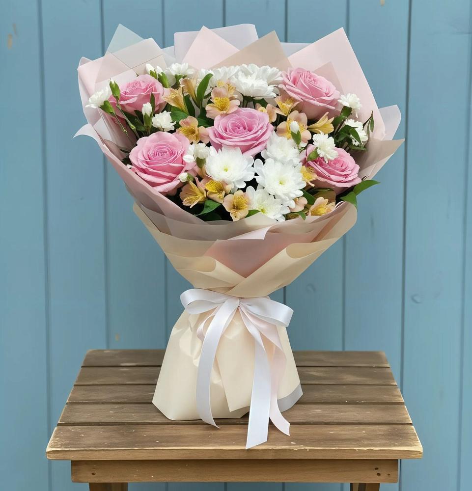 Букет цветов из: Гвоздики, Орхидеи и Розы в Шайковке