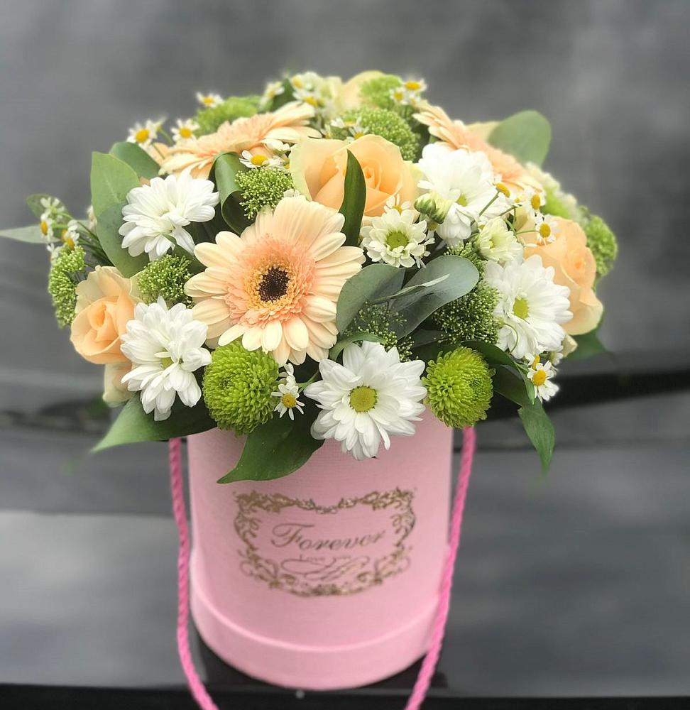 Цветочная композиция из Розы, Герберы и Хризантемы в шляпной коробке в Шайковке