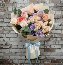 Букет цветов из:  Розы, Лизиантусы и Гвоздики в Шайковке