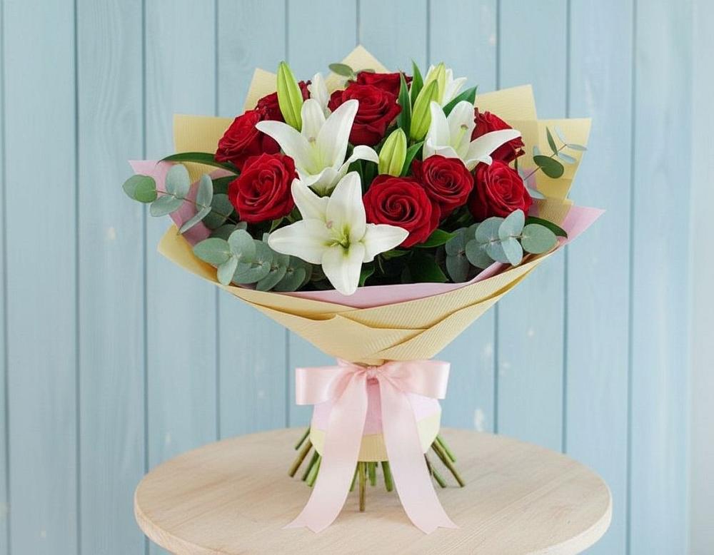Букет цветов из: Лилии и Розы в Шайковке